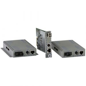 Omnitron Systems iConverter 8922-0 Gigabit Ethernet Media Converter - 1 x RJ-45 Network, 1 x SC Duplex Network - 10/100/1000Base-T, 1000Base-X - External 8922-0-B - 8922-0-B