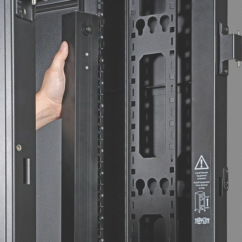 Eaton Tripp Lite Series 6.7kW 200-240V 3PH Switched PDU - LX Interface, Gigabit, 30 Outlets, L21-20P Input, Outlet Monitoring, LCD, 1.8 m Cord, 0U 1.8 m Height, TAA - PDU3EVSR6L2120 - Image 6