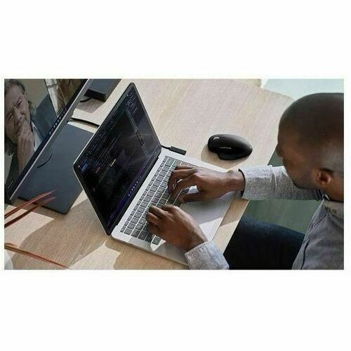 Microsoft Surface Laptop 7 13.8" Touchscreen Copilot+ PC Notebook - Qualcomm Snapdragon X Plus - 16 GB - 256 GB SSD - English Keyboard - Platinum - Demo - T0J-00001 - Image 6