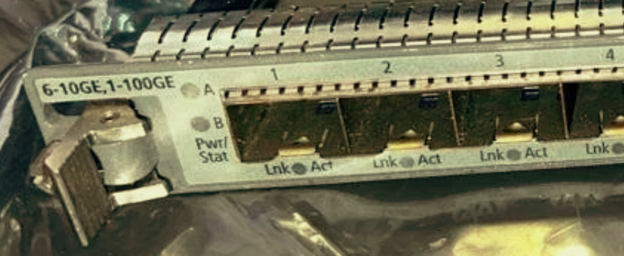 Nokia 7250 IXR-R6 1 x 100GE QSFP28 + 6 x 10GE SFP+ MDA. Pluggables sold separately. 3HE11282AA - Image 2
