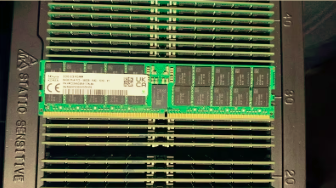 SK Hynix RAM Module DDR5-5600B 64GB RDIMM (HMCG94AGBRA) - Image 2